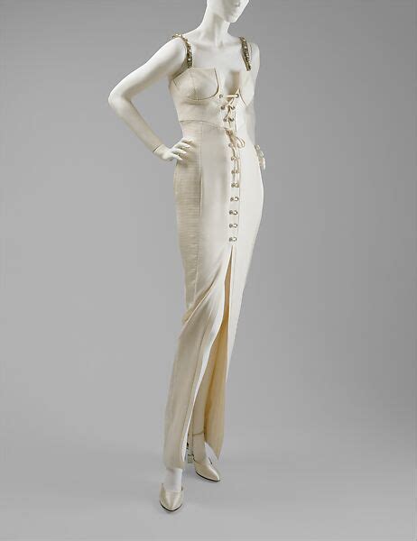 sfilata versace 1978|versace evening dresses.